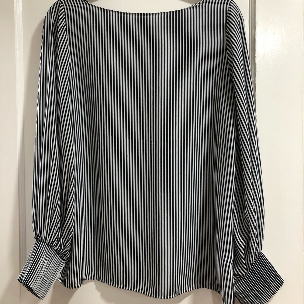 Black and white stripped long sleeve blouse
